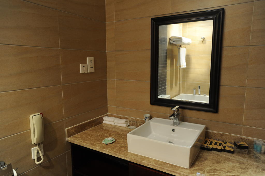 Wanrun International Resort Hotel In Tibet Xigaze Chambre photo